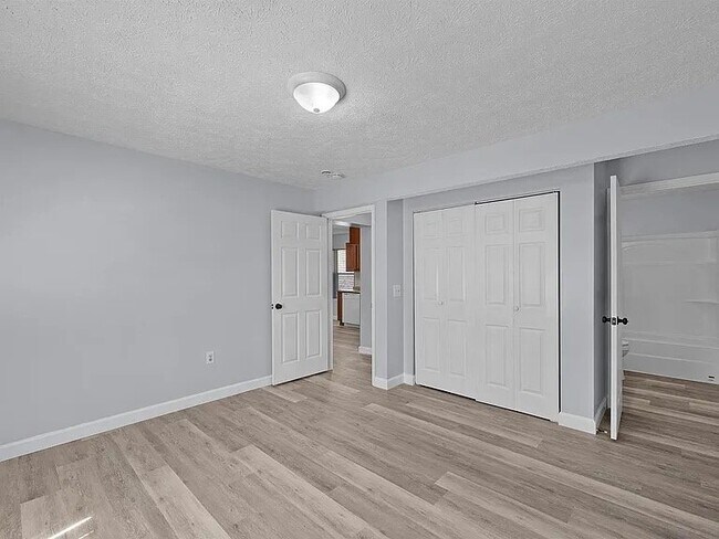 Foto del edificio - 837 Bear Creek Rd