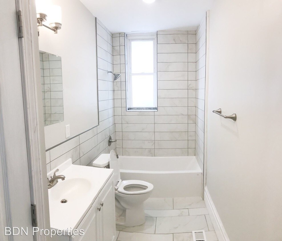 Foto principal - 8100 S Broadway