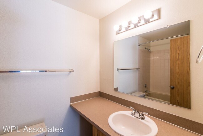 Building Photo - 2 br, 2 bath Apartment - 14799 SW 109TH AV...