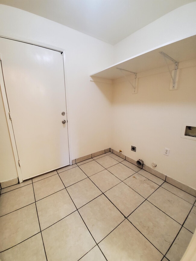 Building Photo - 14541 Rd 190