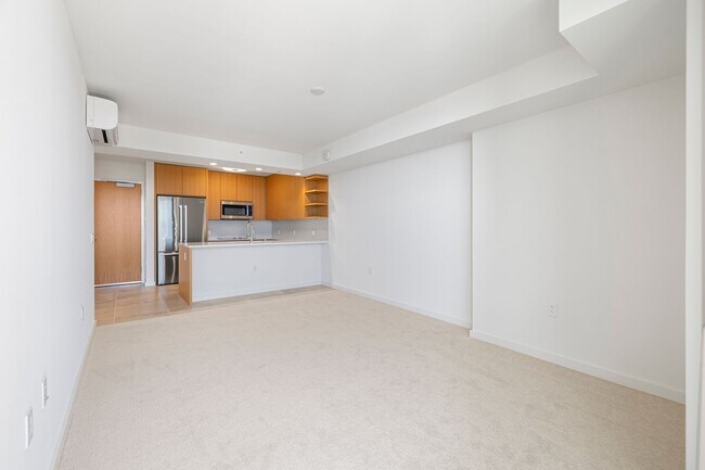 Building Photo - 2325