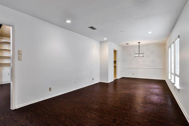 Building Photo - 701 Hillside Dr