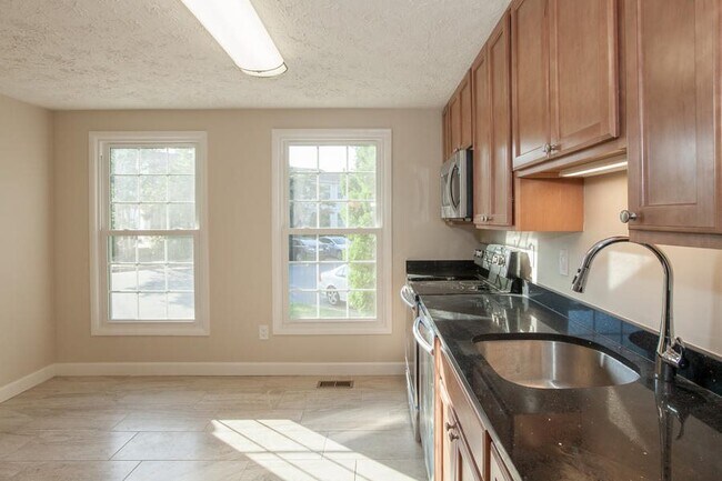Foto del edificio - 2911 Bridgehampton Ct