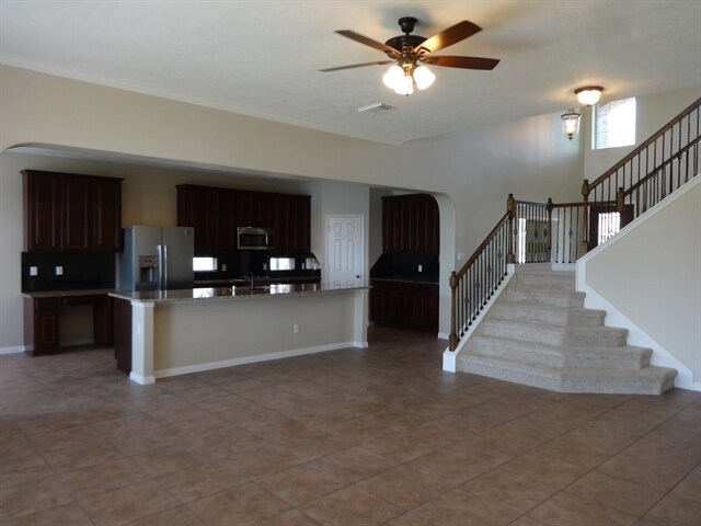 Building Photo - 3815 Golden Shores Drive