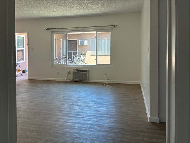 Foto del edificio - 14315 Chandler Blvd