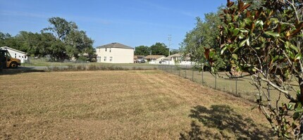 Building Photo - 607 Escondido Ct