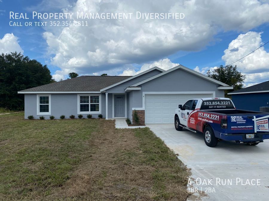 Foto principal - COMING SOON....Custom Home - Desirable SE ...