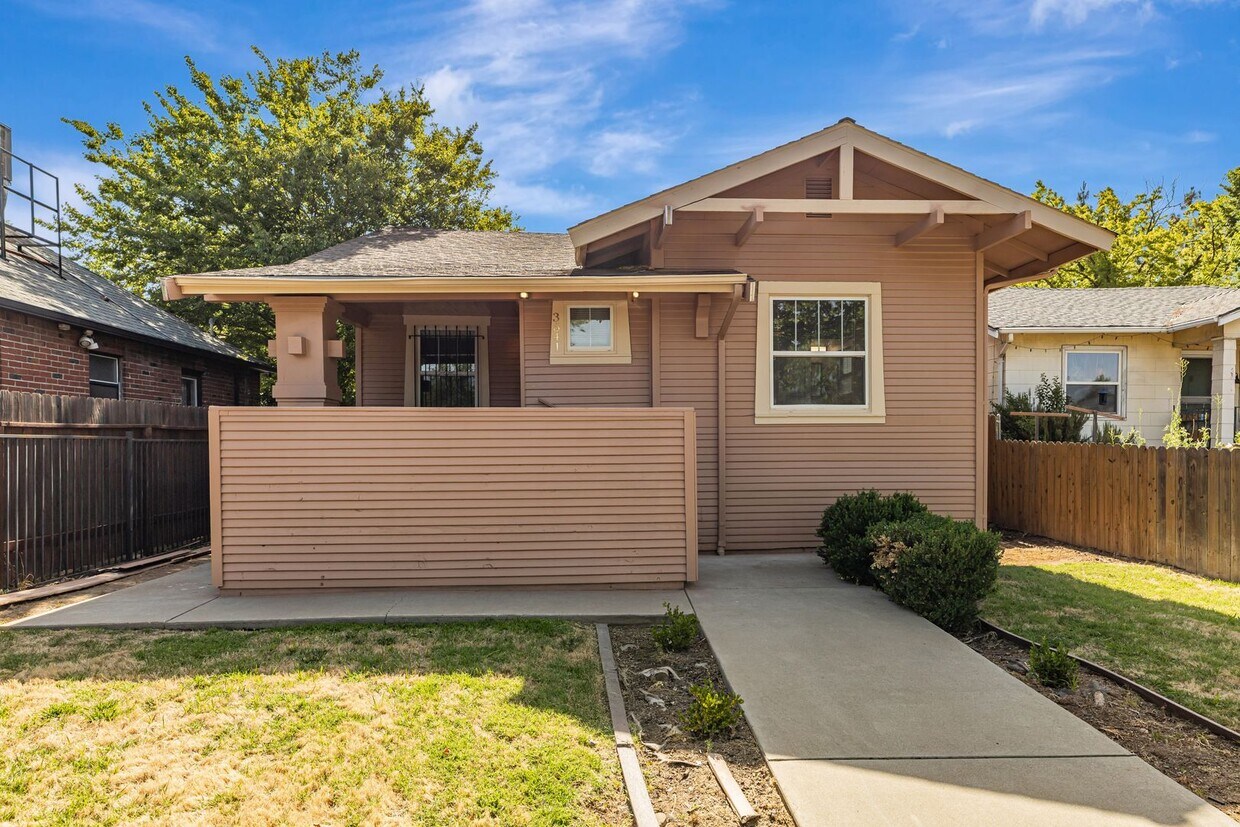 Foto principal - 3541 Stockton Blvd