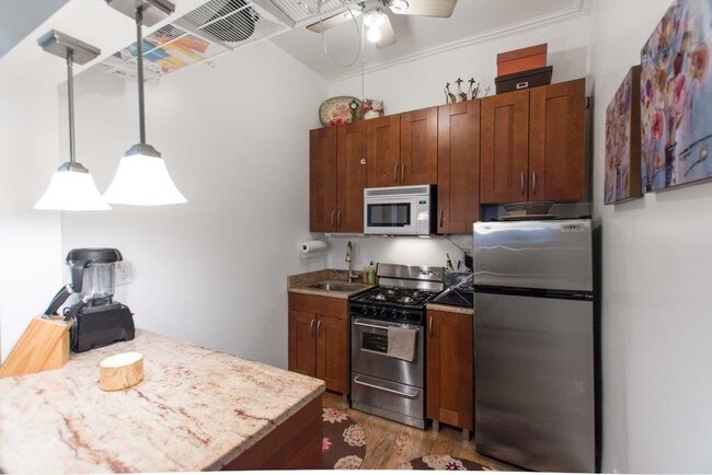 Foto del edificio - 57 W 8th St