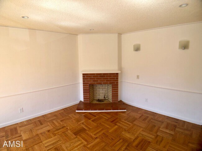 Foto del edificio - 4 br, 2 bath House - 218 Sagamore Street
