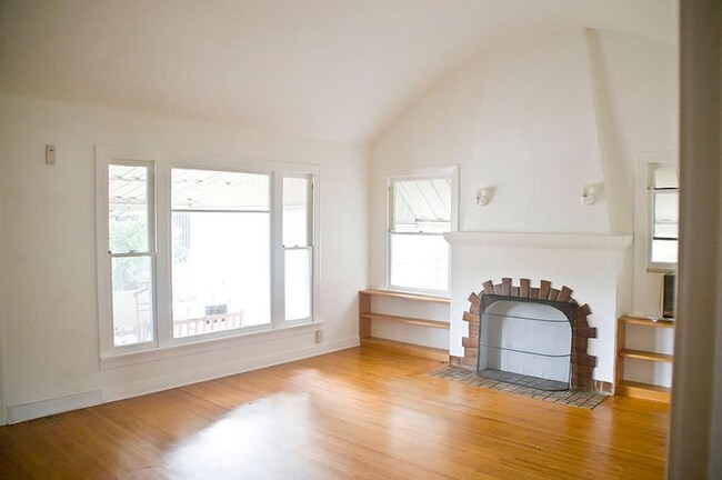 Sala de estar - 13855 Vanowen St