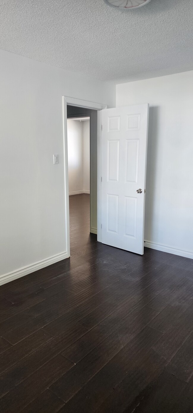 Room2 - 8872 San Vicente Ave