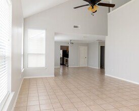 Building Photo - 29322 Fox River Dr