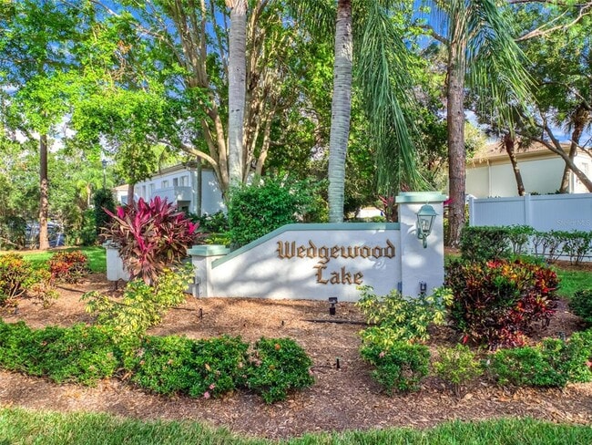 Foto del edificio - 5204 Wedgewood Ln