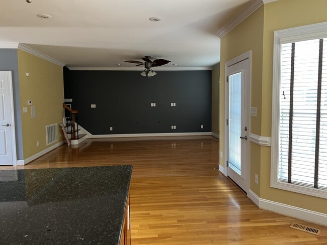 Building Photo - 101 Bellechasse Way