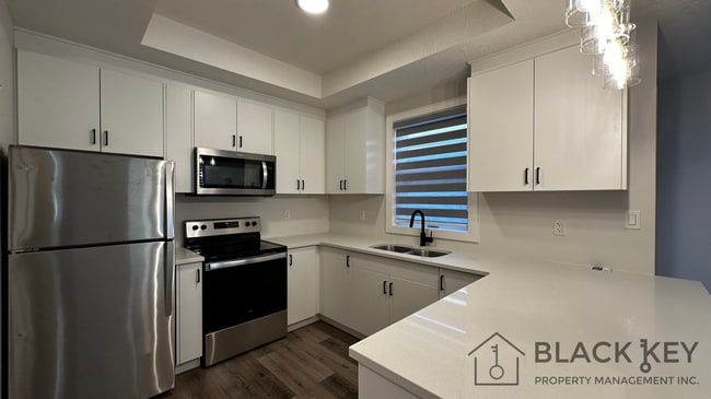 Building Photo - 449 Grey St