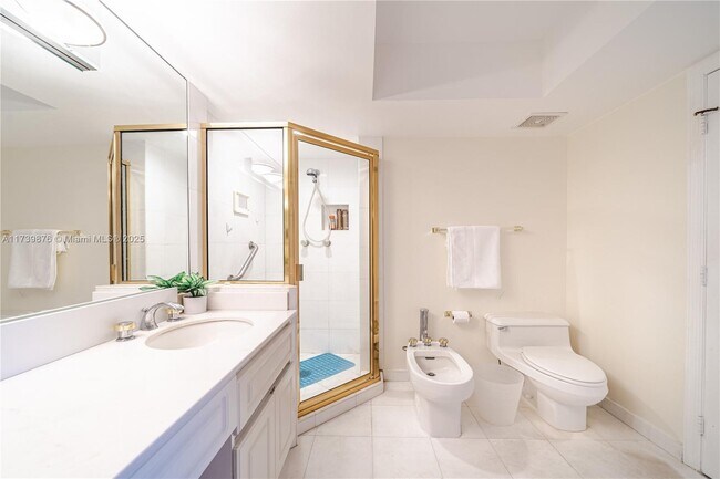 Foto del edificio - 6301 Collins Ave