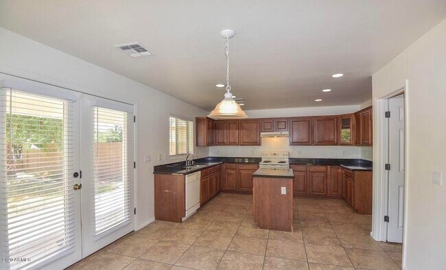 Foto del edificio - 11383 N 161st Ln