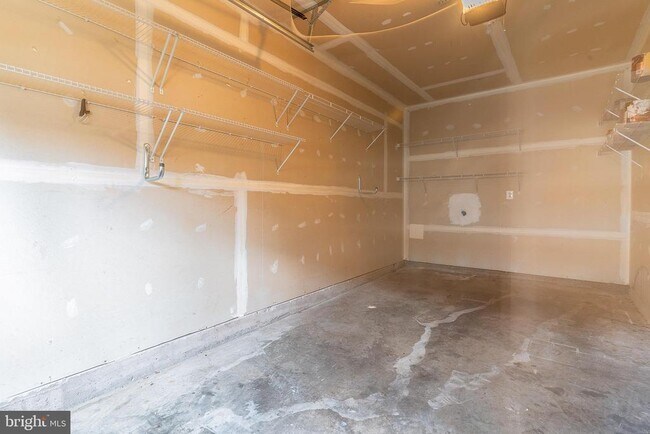 Foto del edificio - 21927 Windy Oaks Square