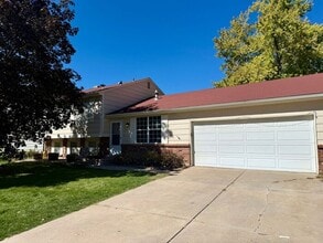 Building Photo - 3219 Colony Dr