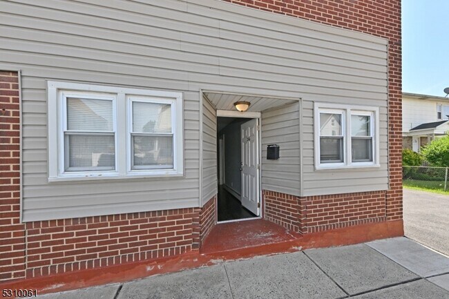 Building Photo - 28 Wheeler Ave