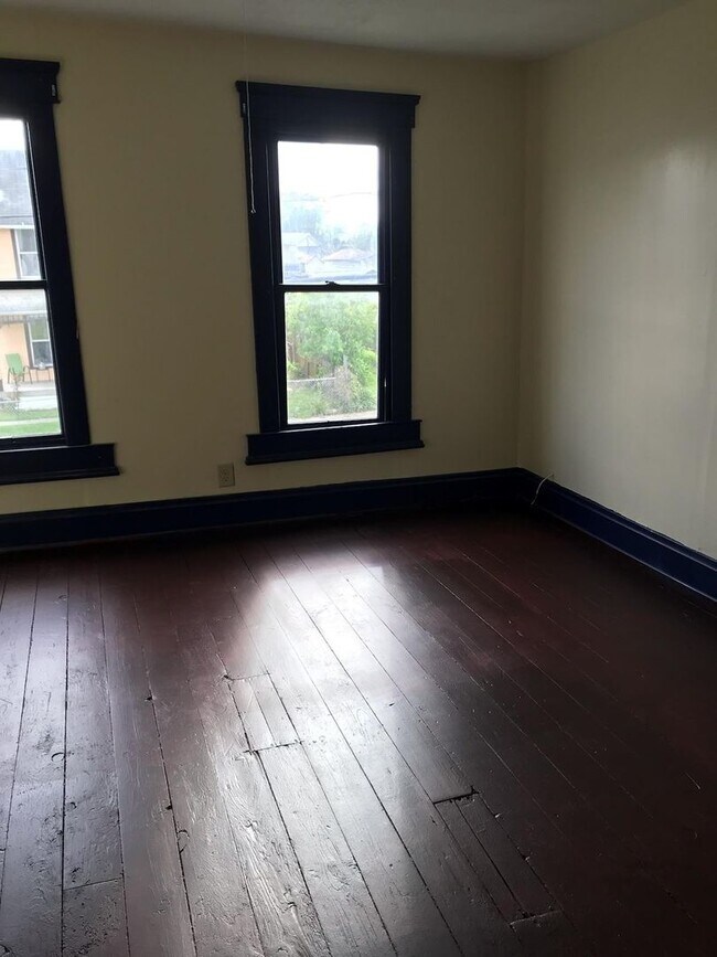 Foto del edificio - 2 bedrooms 1 bath