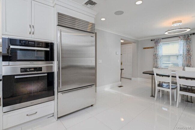 Foto del edificio - 155 White Rd