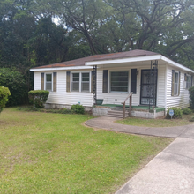 Building Photo - 7055 Langdon Dr