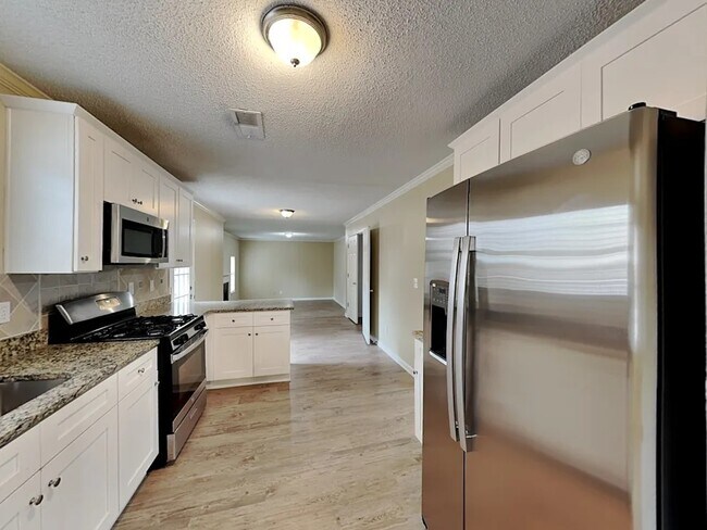 Foto del edificio - 408 Leafmore Rd SW