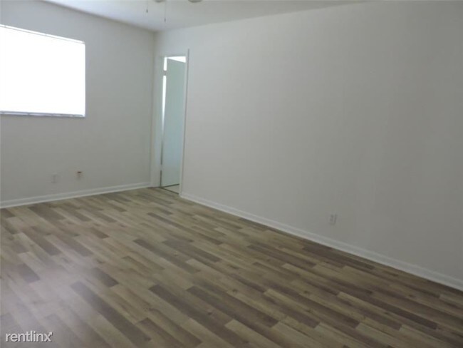 Building Photo - 3811 NW 84th Ave
