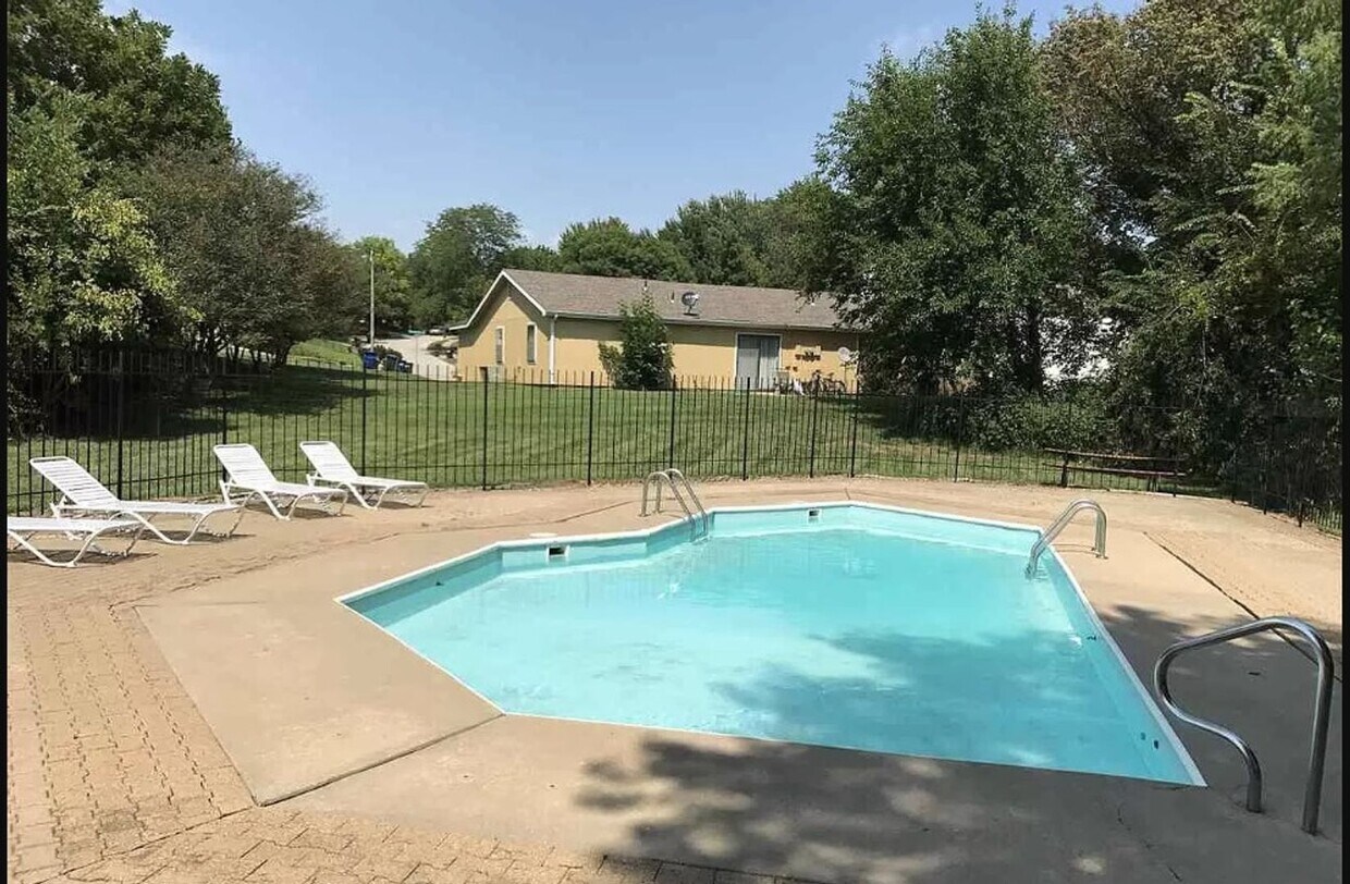 Foto principal - 1319 Westbrook St Condo - 2 bedroom 2 bath...