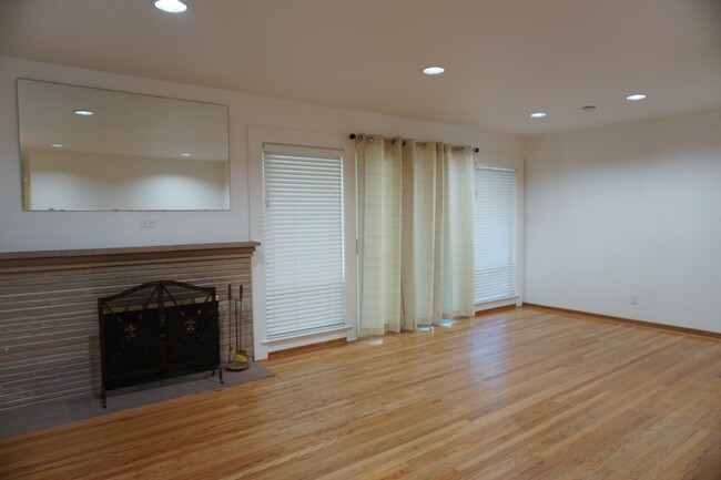Foto del edificio - Beautiful Renovated Home, Remodeled Kitche...