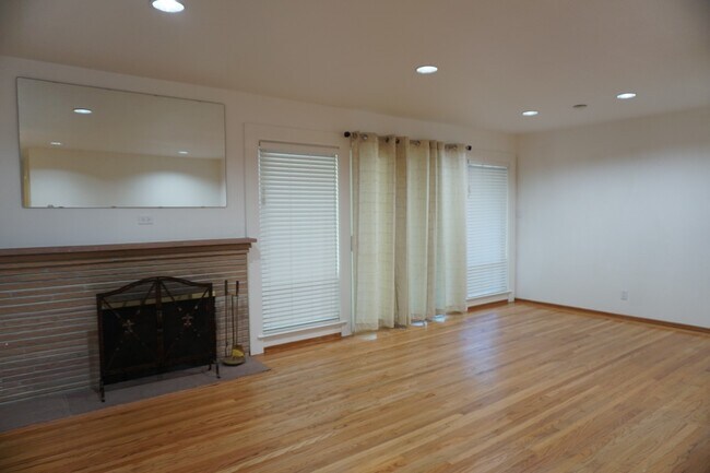 Photo - Beautiful Renovated Home, Remodeled Kitche...