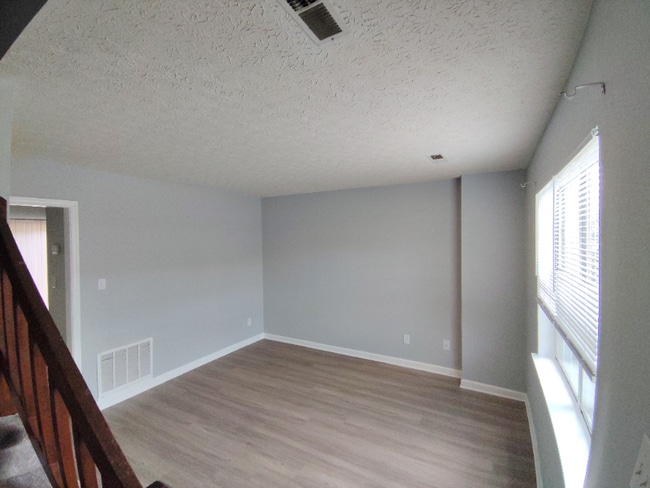 Building Photo - 25 Fonda Dr
