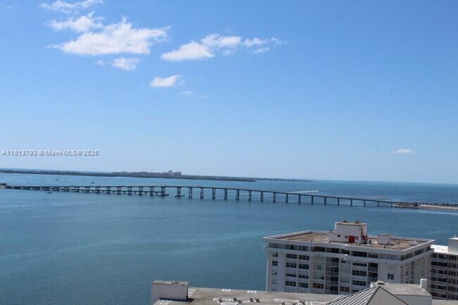 Building Photo - 1331 Brickell Bay Dr