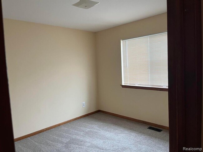 Building Photo - 6030 Whitefield St