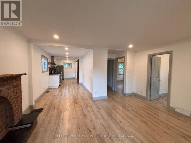 Building Photo - 14 Elmwood Ave