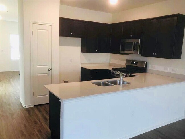 Foto del edificio - 3508 Lodgepole Dr