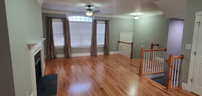 Building Photo - 4034 Abbey Park Way