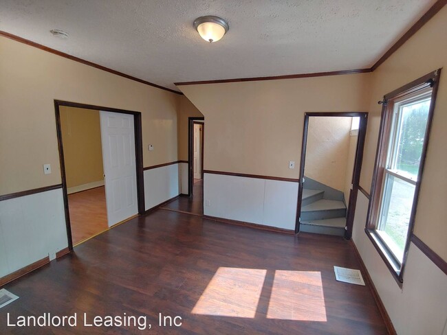 Building Photo - 4 br, 1 bath House - 831 Lake Avenue