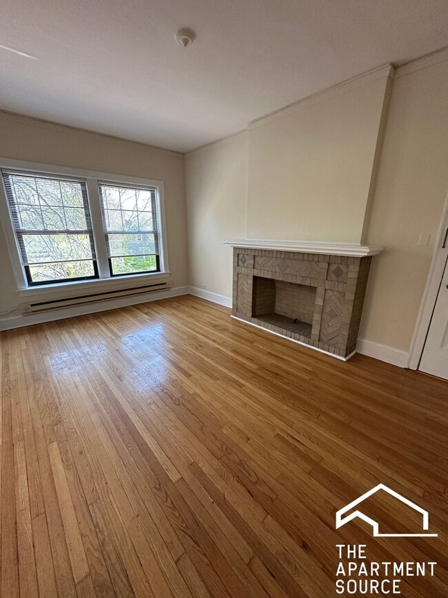 Building Photo - 1031 Dempster St