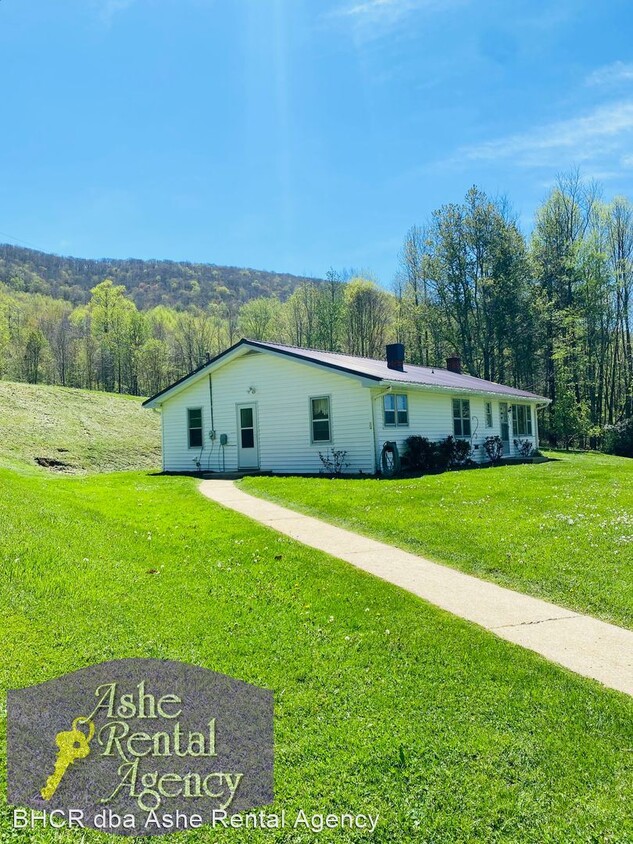 Primary Photo - 4 br, 1.5 bath House - 646 Ivy Hill Rd
