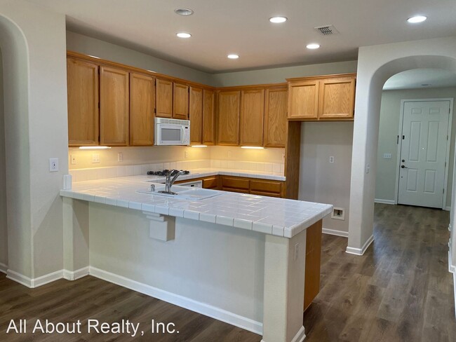 Foto del edificio - 3 br, 2 bath House - 1892 SANTA INES STREET