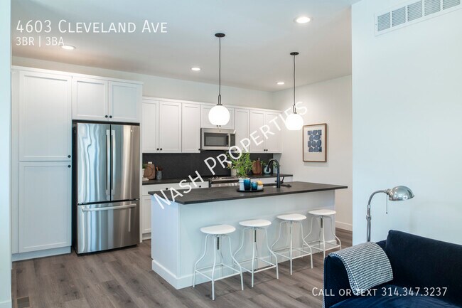 Building Photo - 2300.00 / 3 Bed / 2.5 Bath apartment in So...