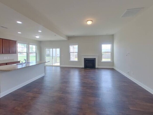 Building Photo - NOW AVAILABLE!  405 Lilac Ridge Ct, Zebulo...