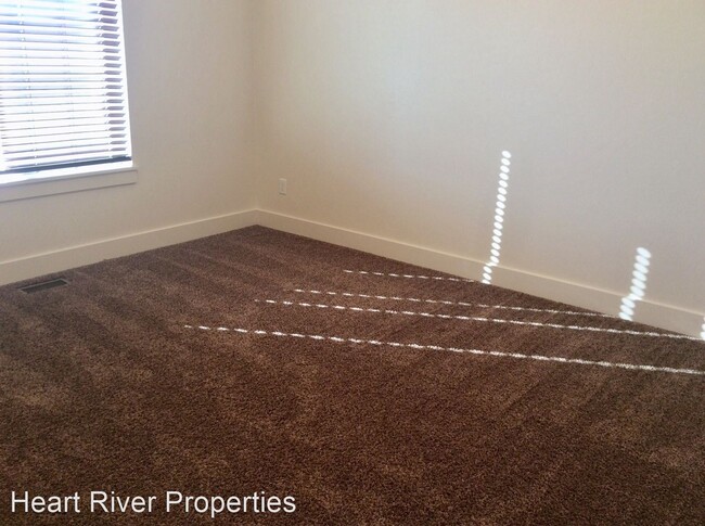 Building Photo - 4 br, 3 bath House - 834 Adams Dr