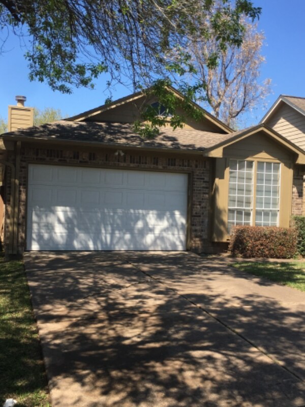 Building Photo - 107 Almond Dr
