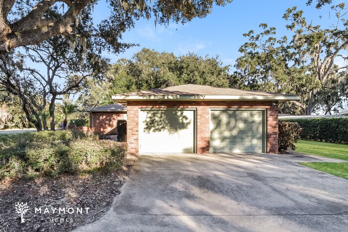 Foto principal - Charming 3-Bedroom Home in Tavares, FL
