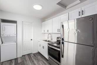 Building Photo - 5517 N 27th Dr