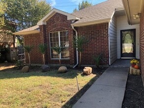 Building Photo - 2853 Garden Grove Rd